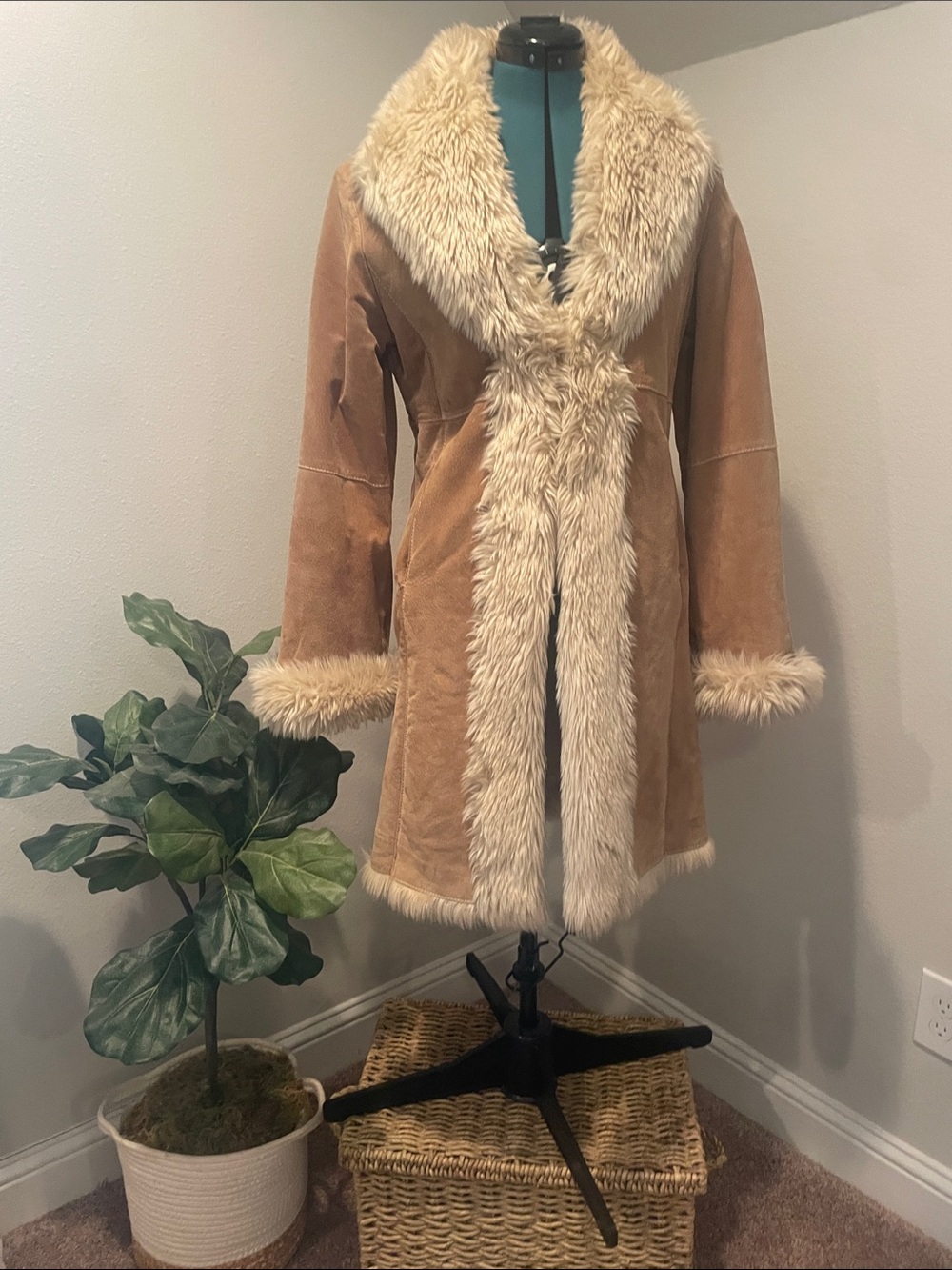 Wilsons Leather Tan Suede Teddy Coat with Cream Faux Fur Trim